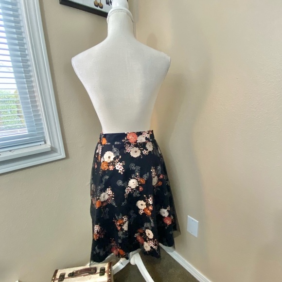 Torrid floral tulle overlay A-line skirt, Sz. 4X - Picture 5 of 9